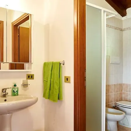 Διαμέρισμα New Attic View 4