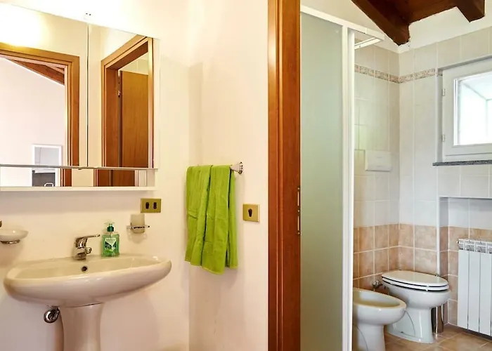 公寓 New Attic View 4