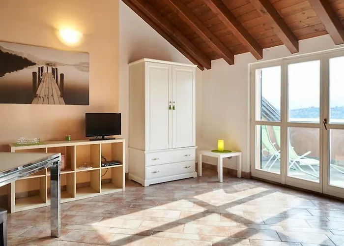 Lägenhet New Attic View 4 *