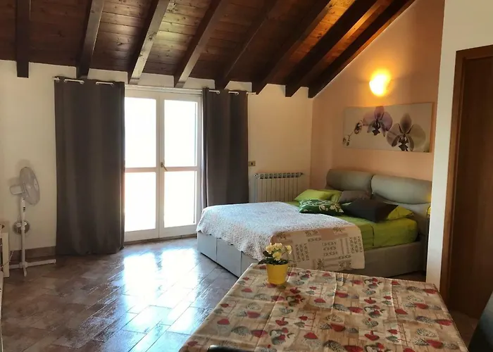 公寓 New Attic View 4