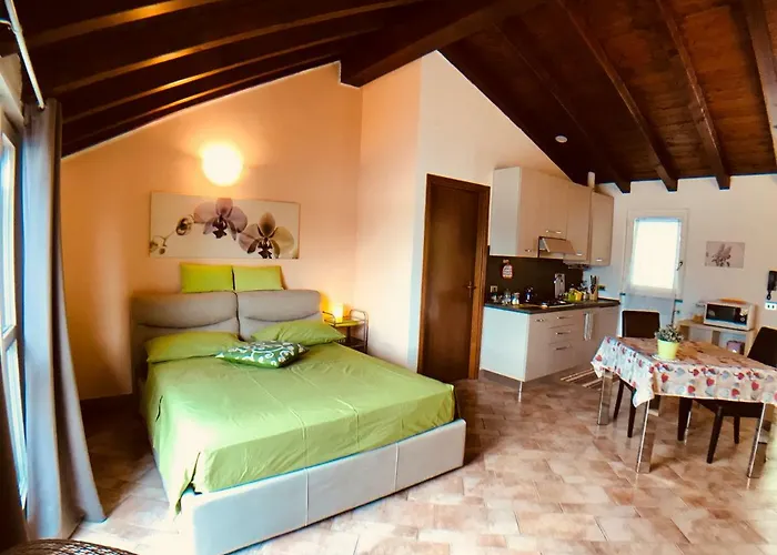 New Attic View 4 公寓 *